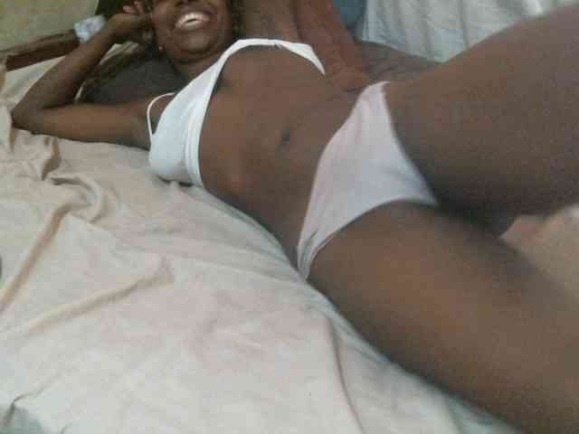 CUTE-SHALYNE webcam