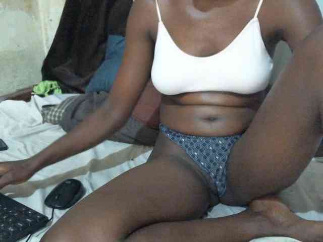 CUTE-SHALYNE webcam