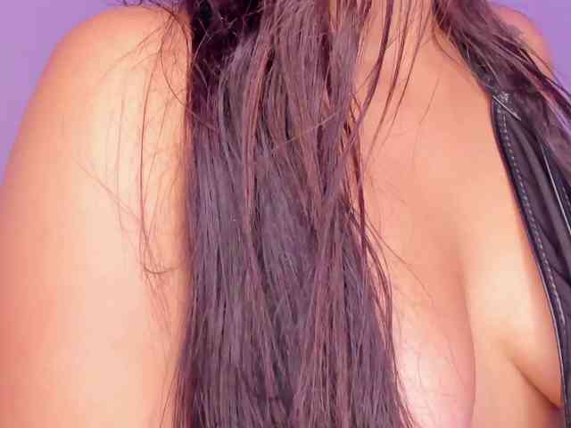 Miss-Lyra webcam