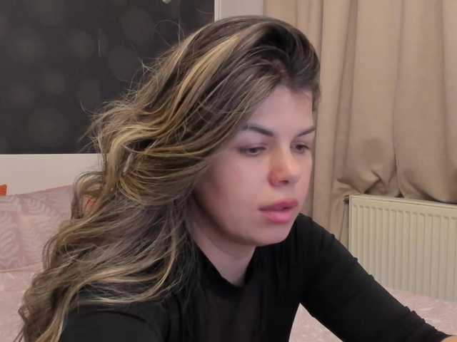 ELLY2's BongaCams show and profile