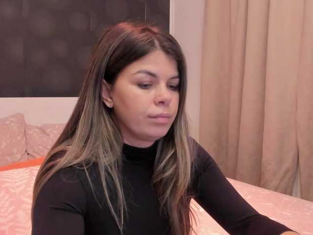 Sex chat gratuit in direct cu ELLY2 pe BongaCams