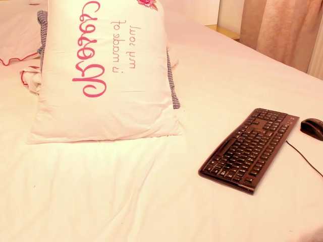 ELLY2's BongaCams show and profile