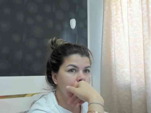 ELLY2 bongacams