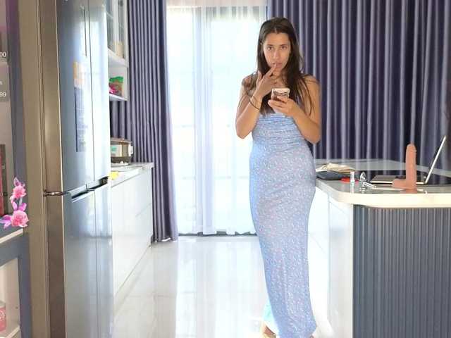 hot-ass-18's BongaCams show and profile