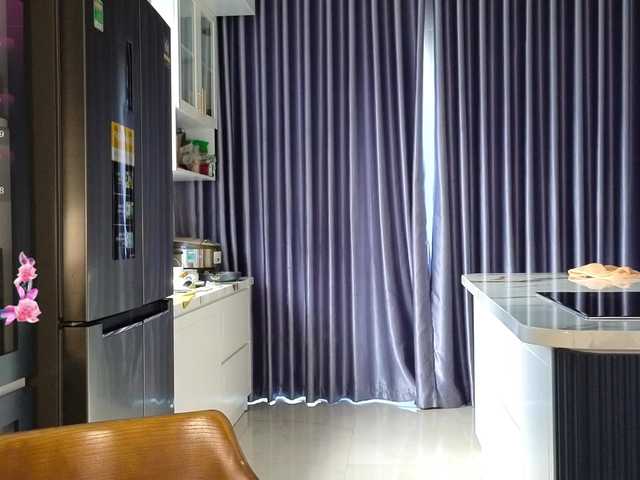 hot-ass-18's BongaCams show and profile