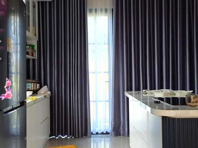 hot-ass-18's BongaCams show and profile