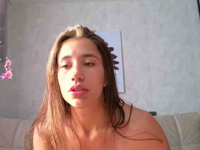 hot-ass-18 webcam