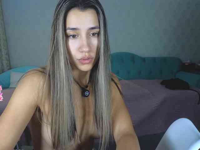 hot-ass-18 webcam