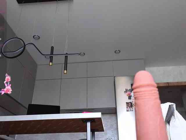 hot-ass-18 webcam