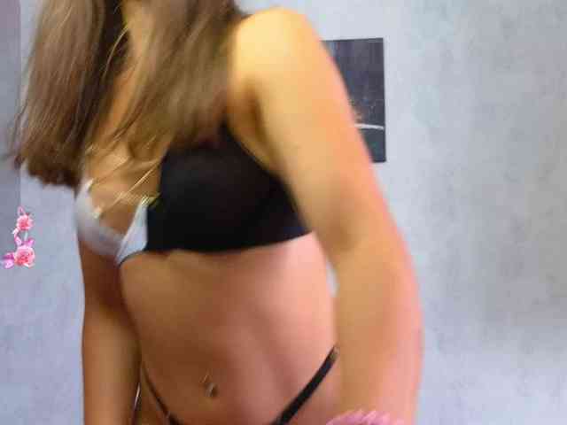 hot-ass-18 webcam