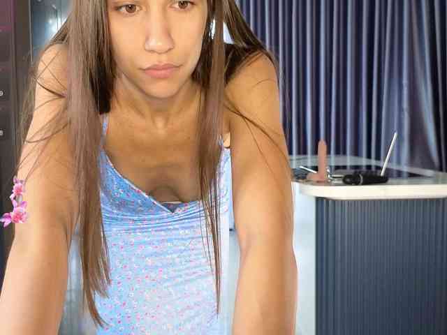 hot-ass-18 Live Webcam on BongaCams