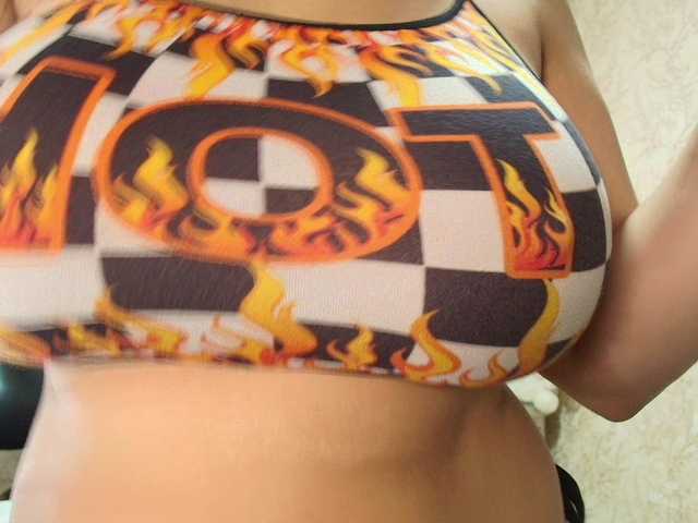 graceblu's BongaCams show and profile