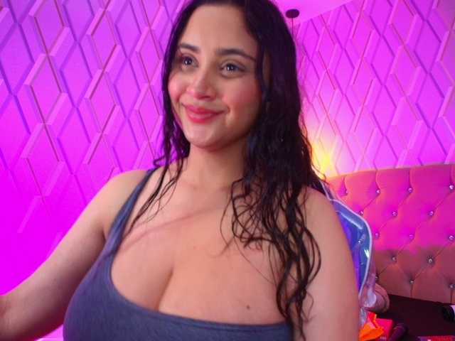 graceblu's BongaCams show and profile