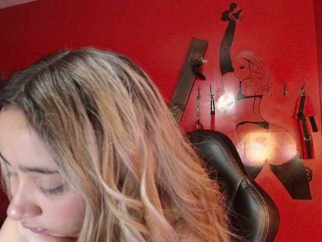 graceblu's BongaCams show and profile