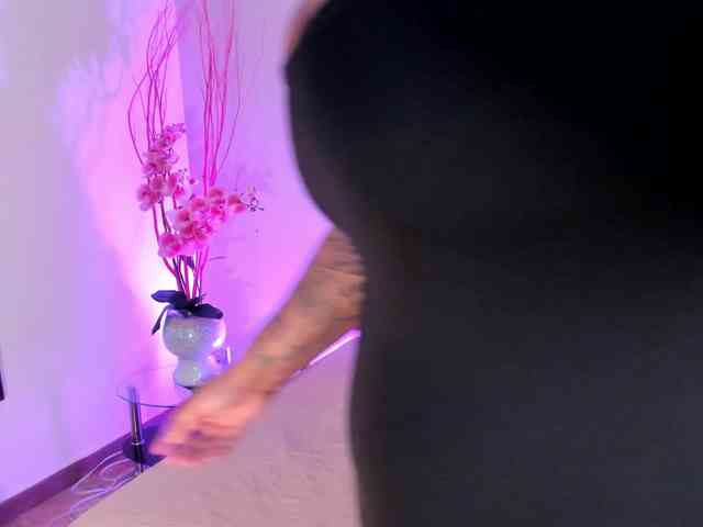 KickyMinaj webcam