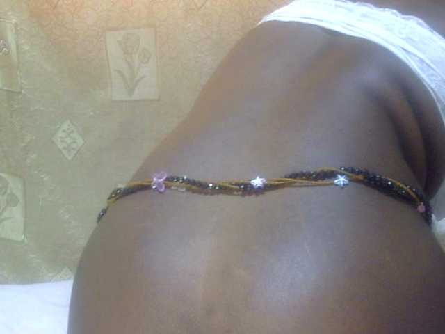 Juicyass-02 webcam bongacams model stream image