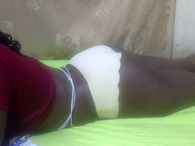 Juicyass-02 webcam bongacams model stream image