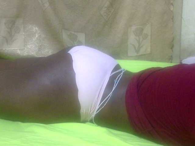 Juicyass-02 webcam bongacams model stream image