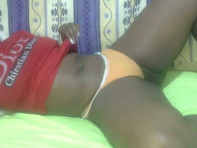 Juicyass-02 live cam profile