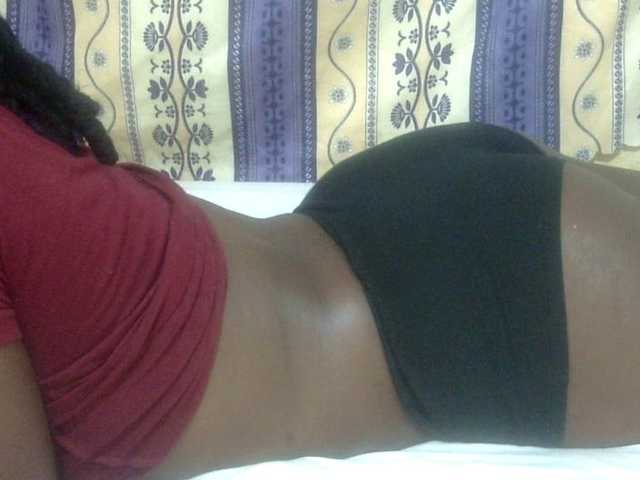 Juicyass-02's BongaCams show and profile