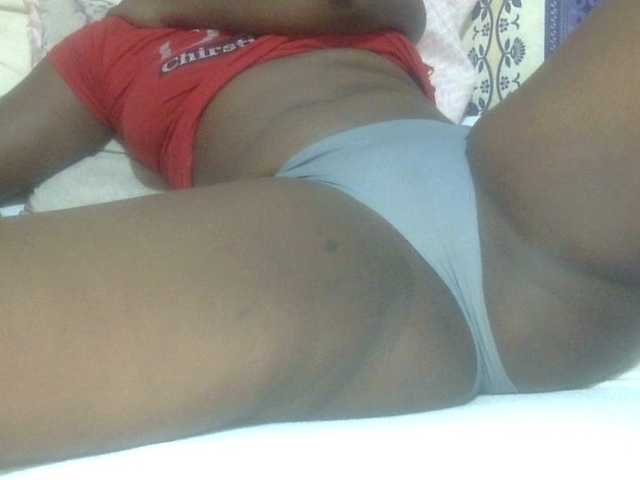 Juicyass-02 Live Cam on BongaCams