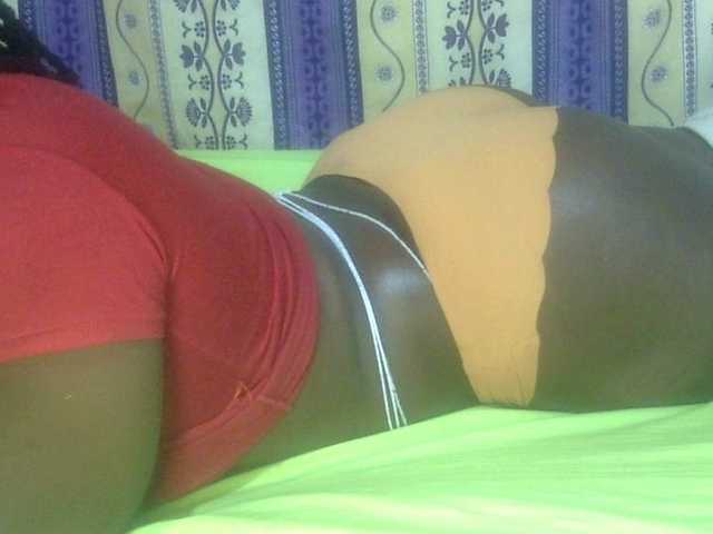 Juicyass-02 live cam profile