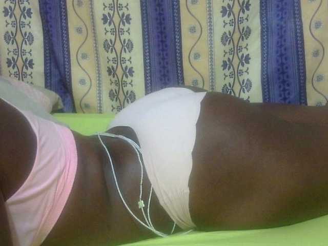 Juicyass-02's BongaCams show and profile