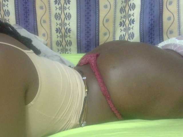 Juicyass-02's BongaCams show and profile