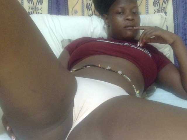 Juicyass-02's BongaCams show and profile