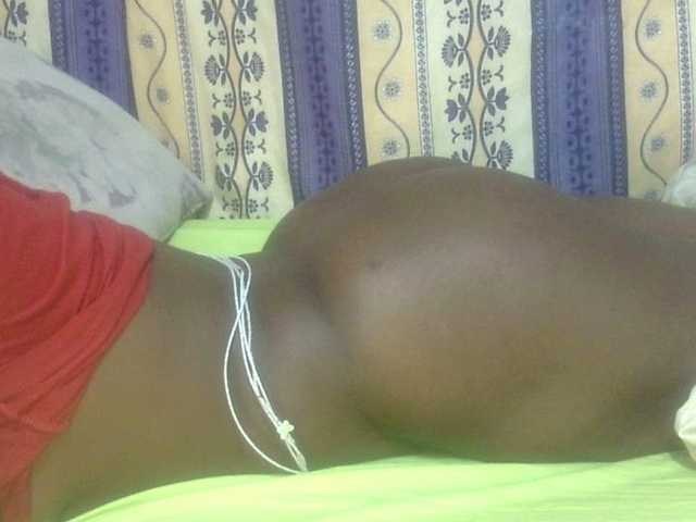 Juicyass-02 live cam profile