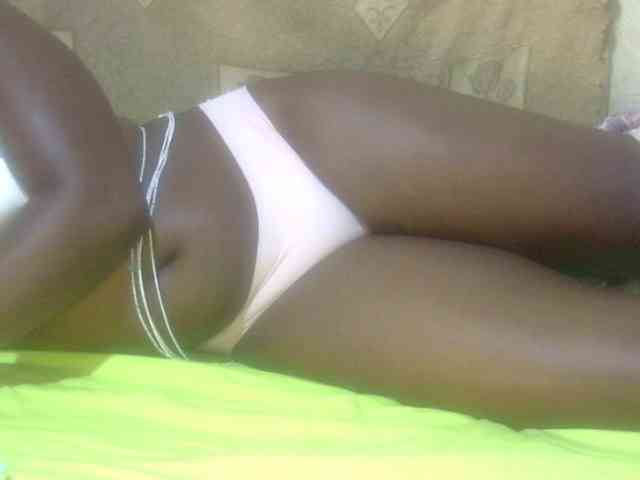 Juicyass-02 webcam
