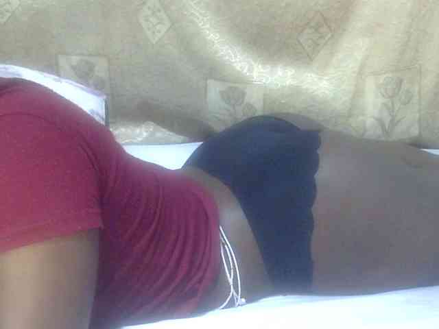 Juicyass-02 webcam