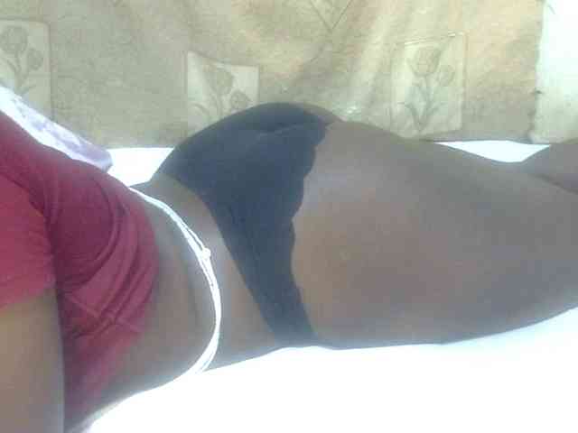 Juicyass-02 webcam