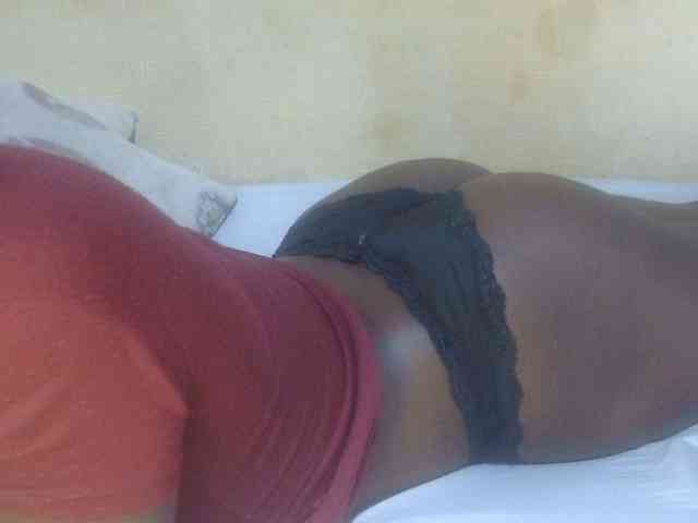 Juicyass-02 webcam