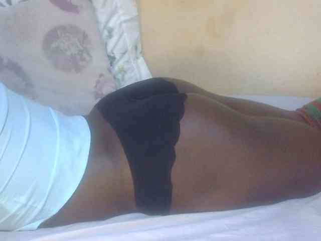 Juicyass-02 webcam
