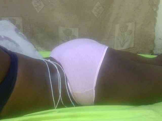 Juicyass-02 webcam