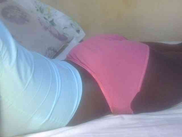 Juicyass-02 webcam