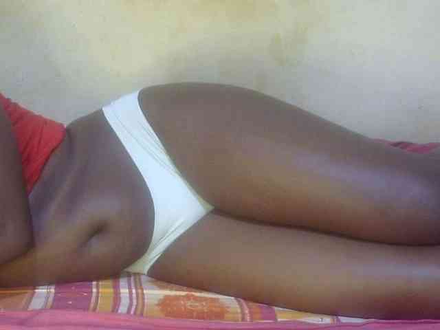 Juicyass-02 webcam