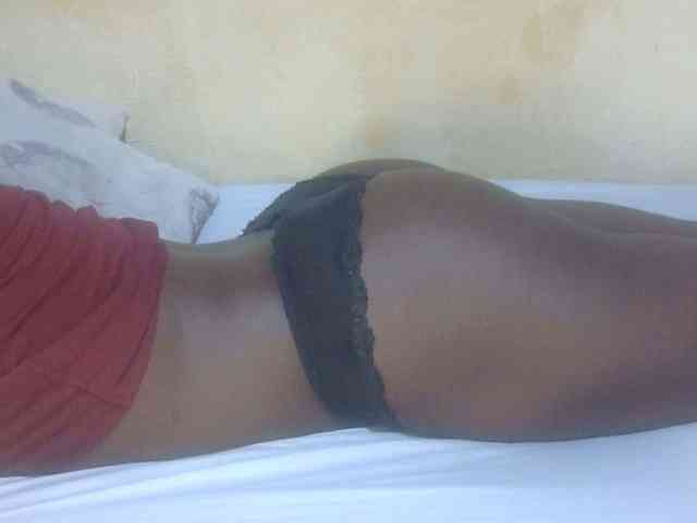 Juicyass-02 webcam