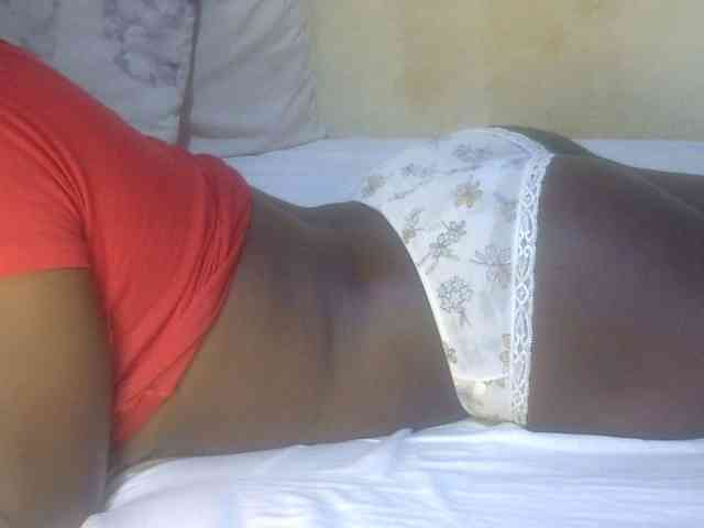 Juicyass-02 webcam