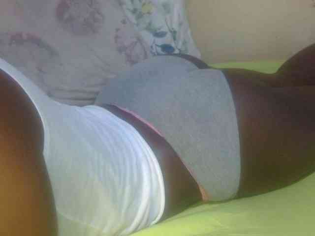 Juicyass-02 webcam
