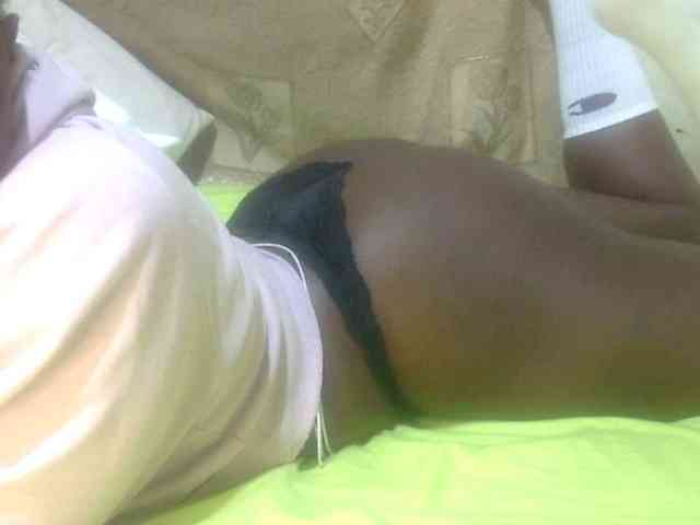 Juicyass-02 webcam