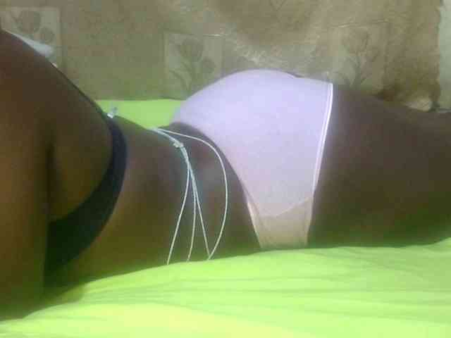 Juicyass-02 webcam