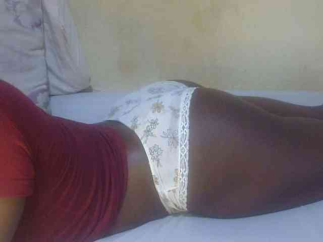 Juicyass-02 webcam