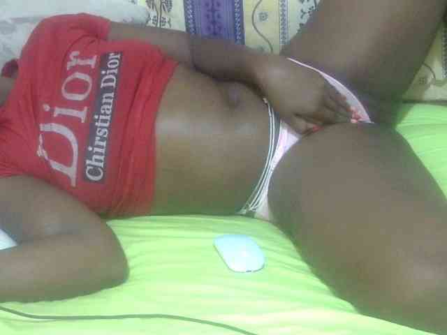 Juicyass-02 Live Webcam on BongaCams