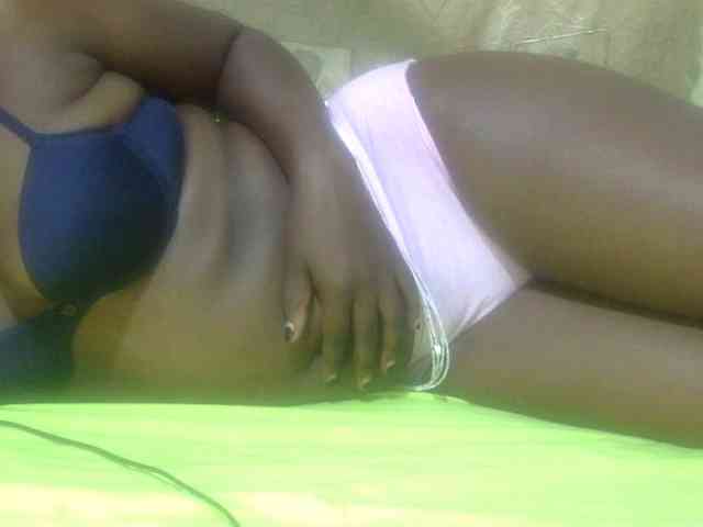 Juicyass-02 webcam