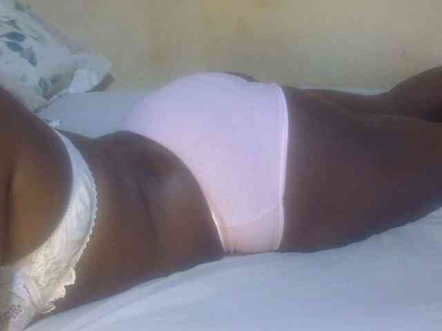 Juicyass-02 webcam