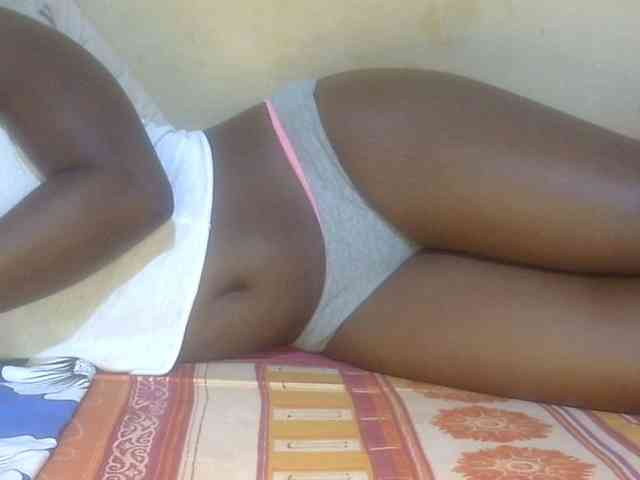 Juicyass-02 webcam
