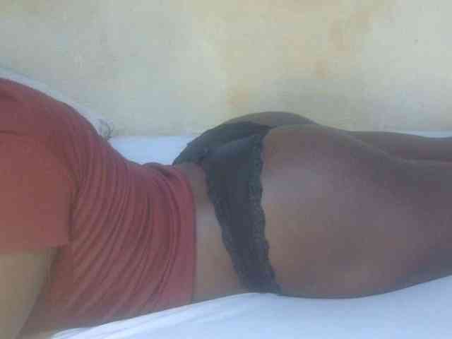 Juicyass-02 webcam