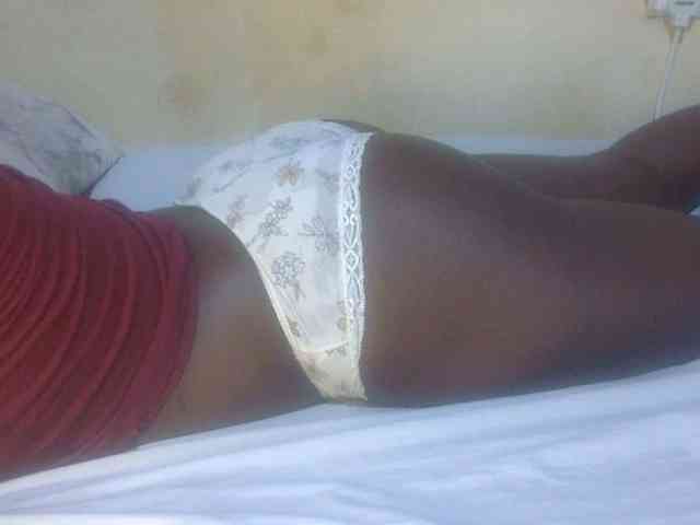 Juicyass-02 webcam